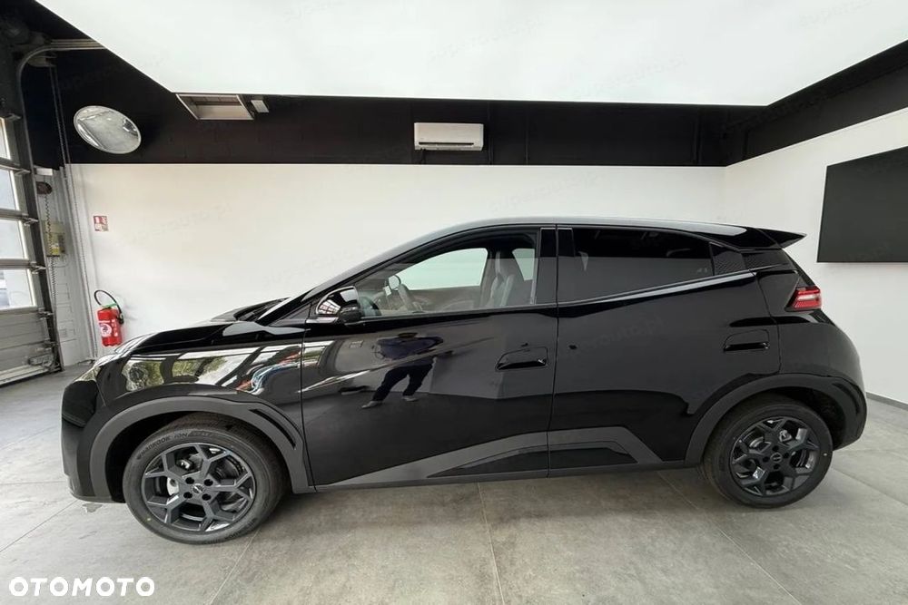 BYD Dolphin - 2