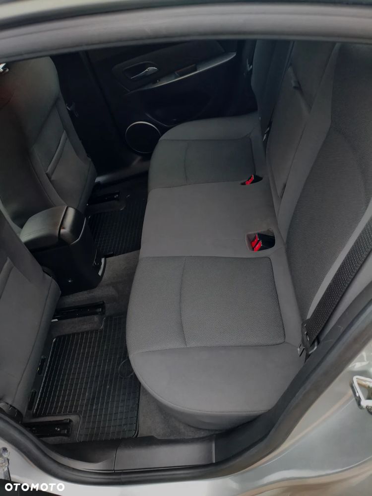 Chevrolet Cruze 1.8 LS+ - 13