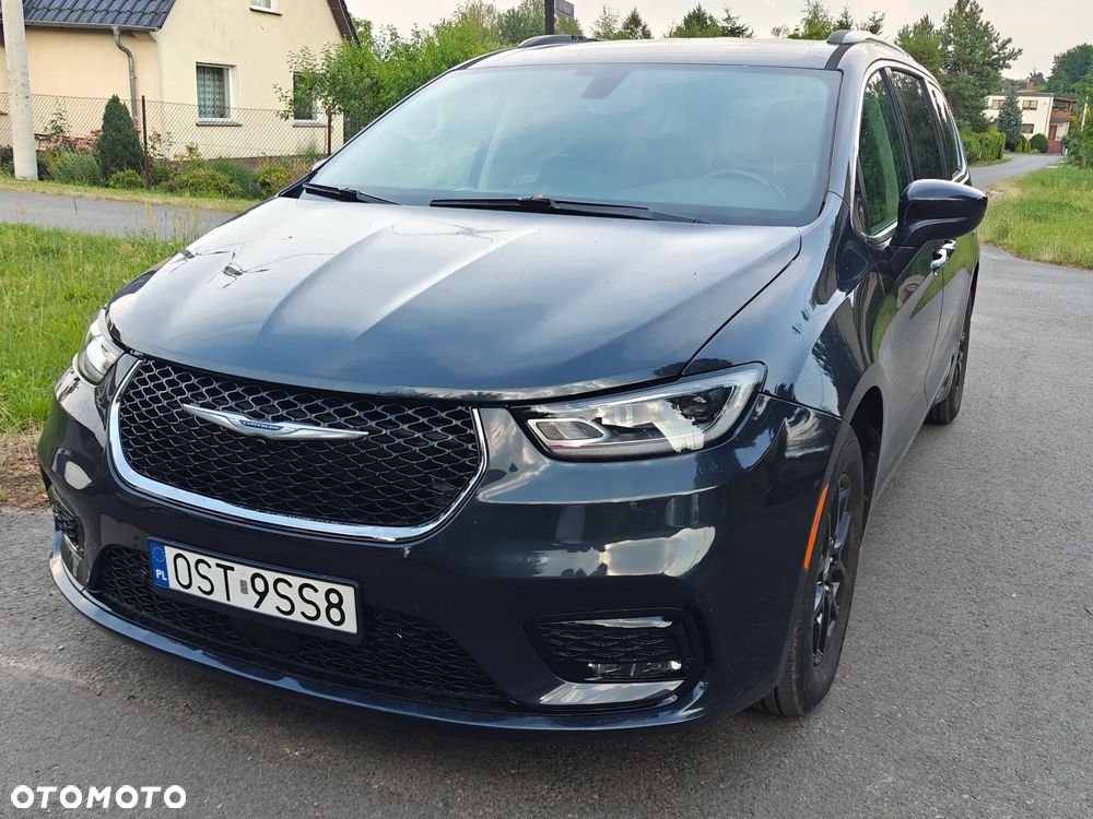 Chrysler Pacifica - 2