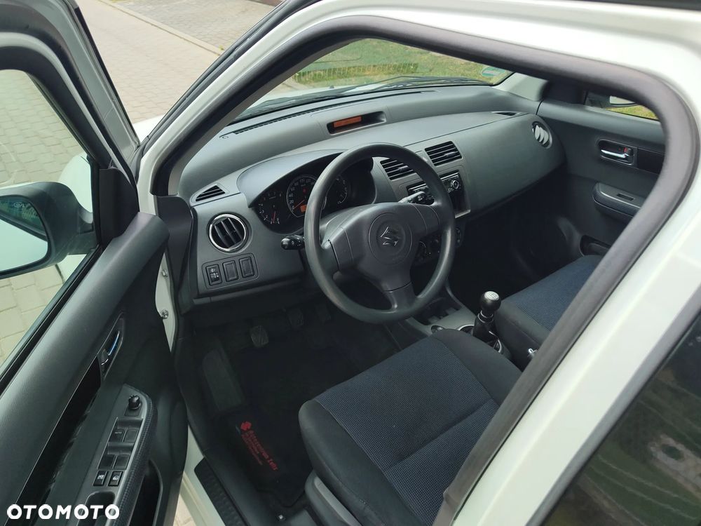 Suzuki Swift 1.3 Comfort dance - 13