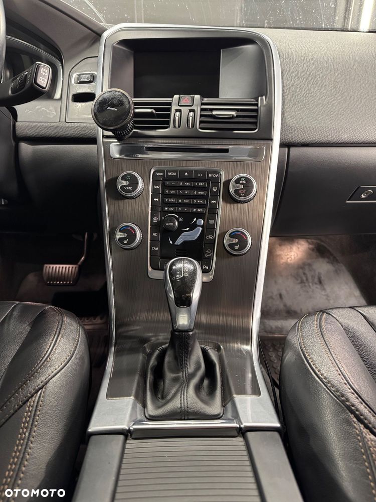 Volvo XC 60 D4 AWD R-Design Kinetic - 15
