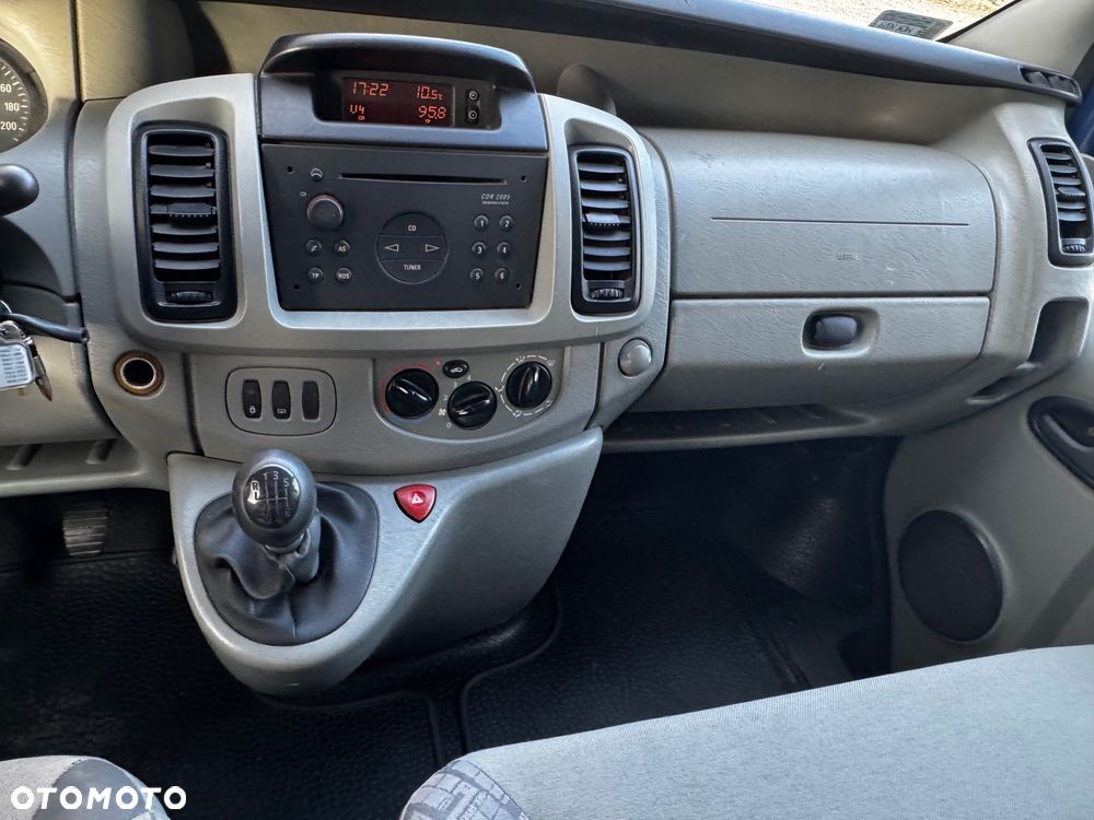 Opel Vivaro - 10