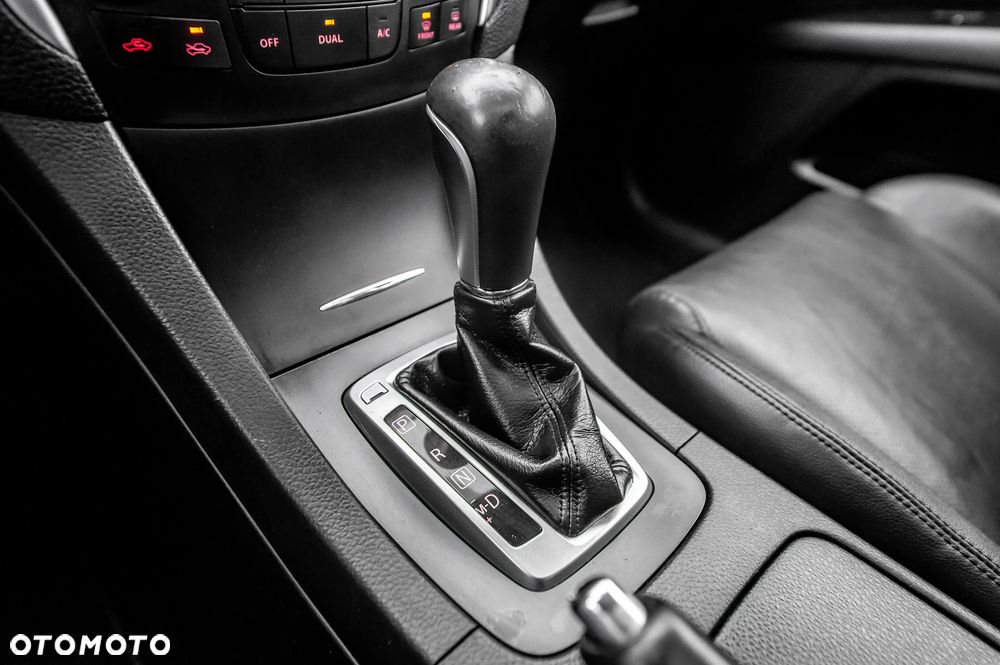 Suzuki Kizashi 2.4 Sport 4WD CVT - 33