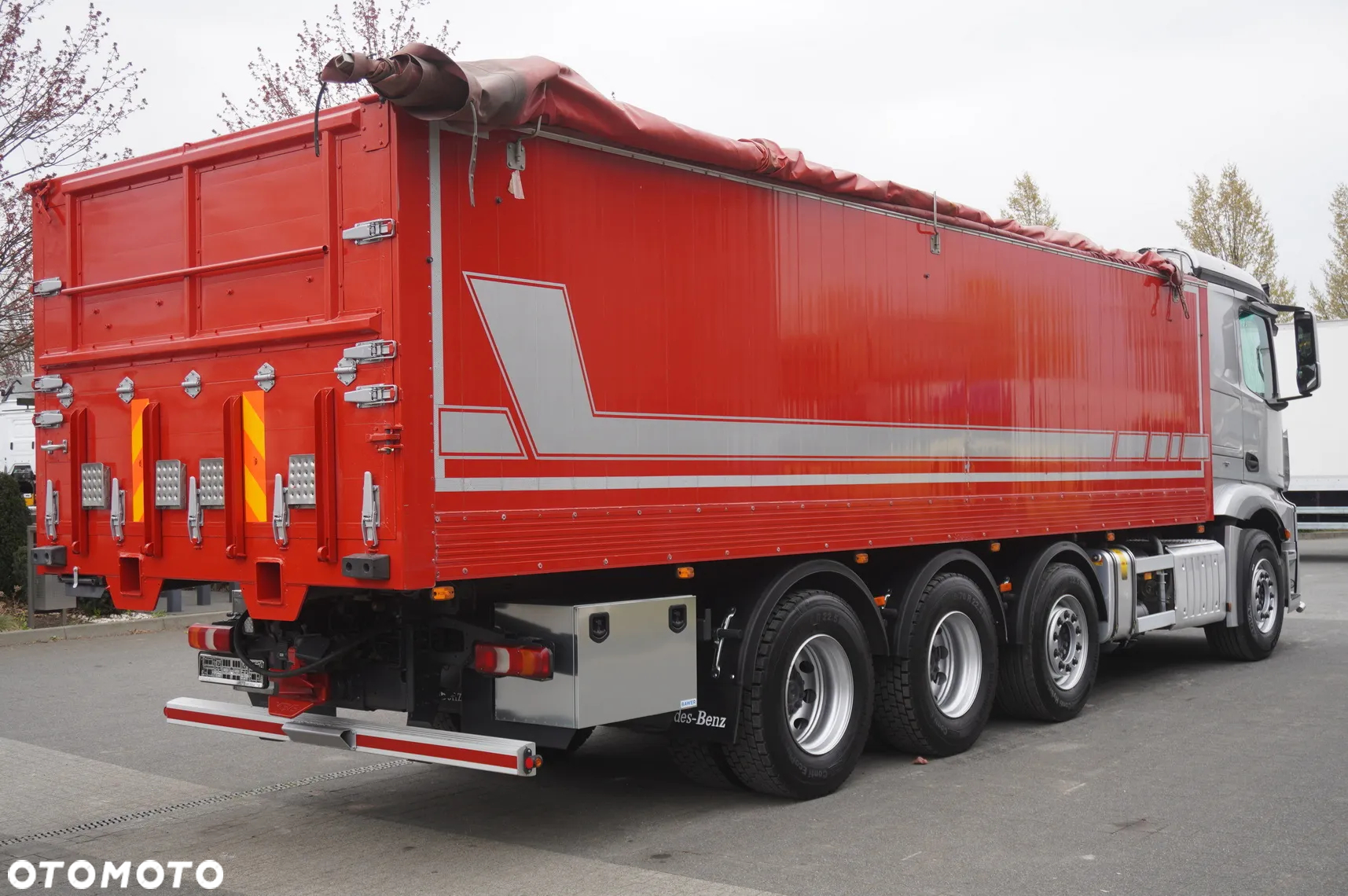 Mercedes-Benz Actros 3563 8x4 / wywrotka do zboża 20 t ładowności - 9