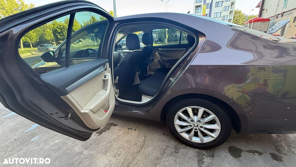 Skoda Octavia 2.0 TDI DSG 4X4 Ambition - 4