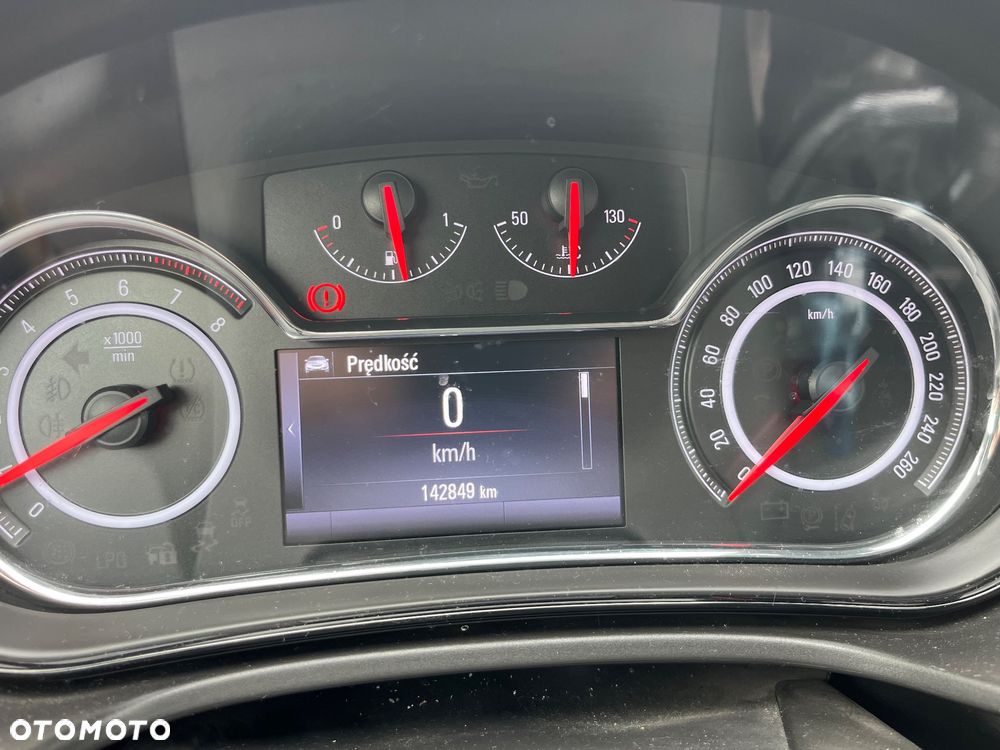 Opel Insignia - 8