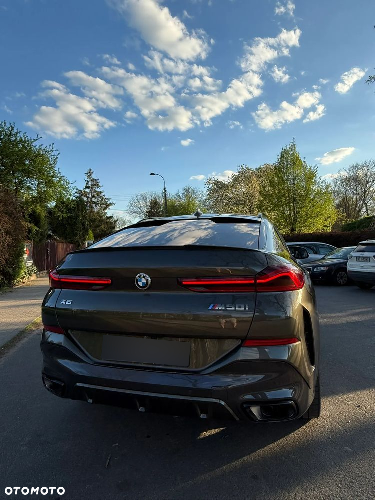 BMW X6 M50i - 25