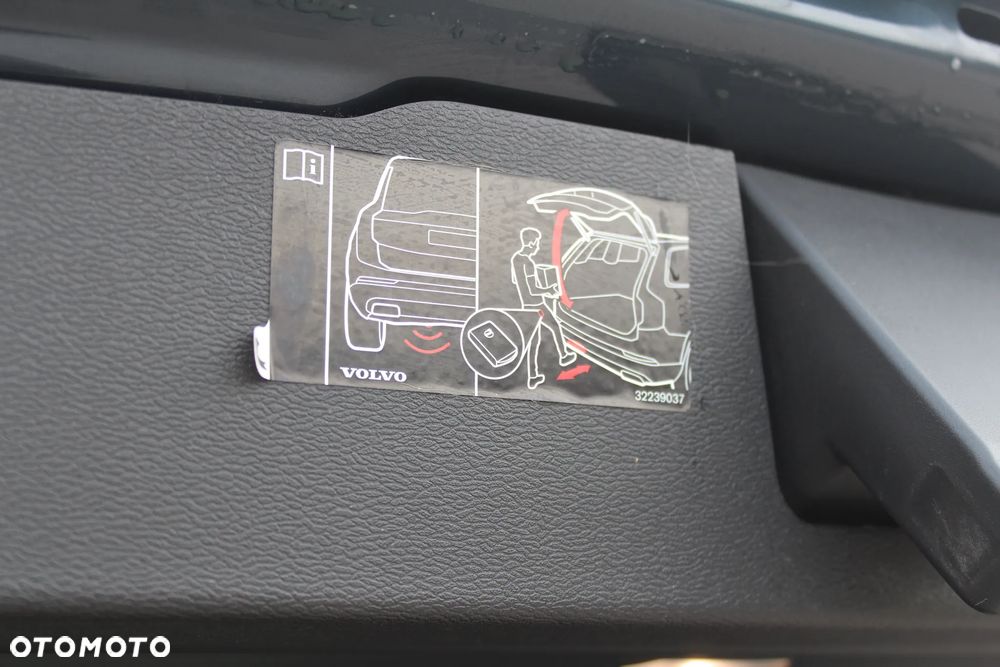 Volvo V60 Cross Country B4 D AWD Geartronic Pro - 22