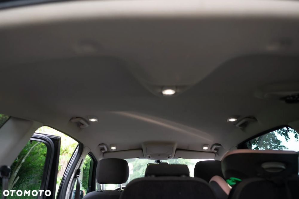 Ford S-Max 2.2 TDCi DPF Titanium - 29