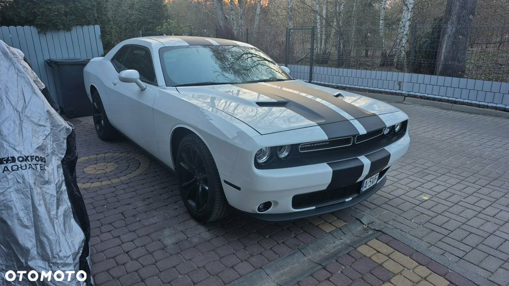 Dodge Challenger - 1