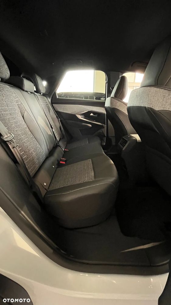 Peugeot 3008 1.2 PureTech mHEV Allure Pack S&S e-DCS6 - 12