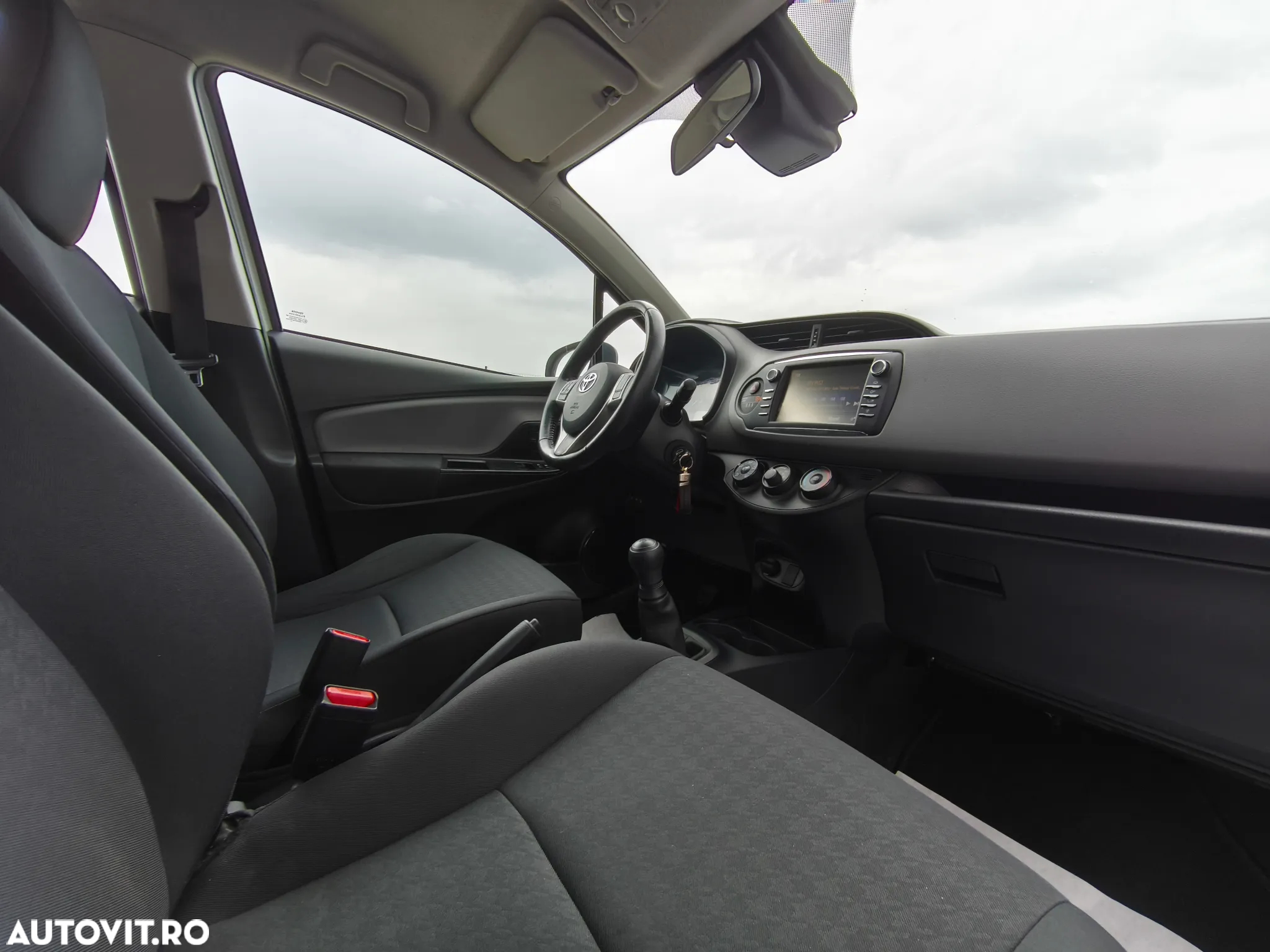 Toyota Yaris 1.0 L VVT-i Terra - 9
