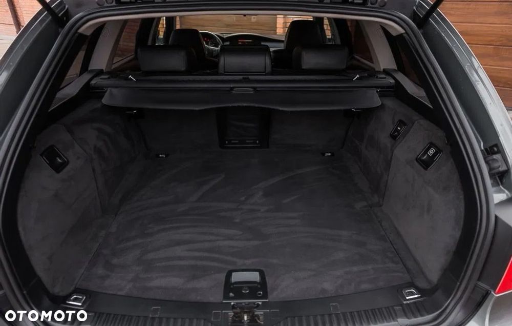 BMW Seria 5 525i - 31