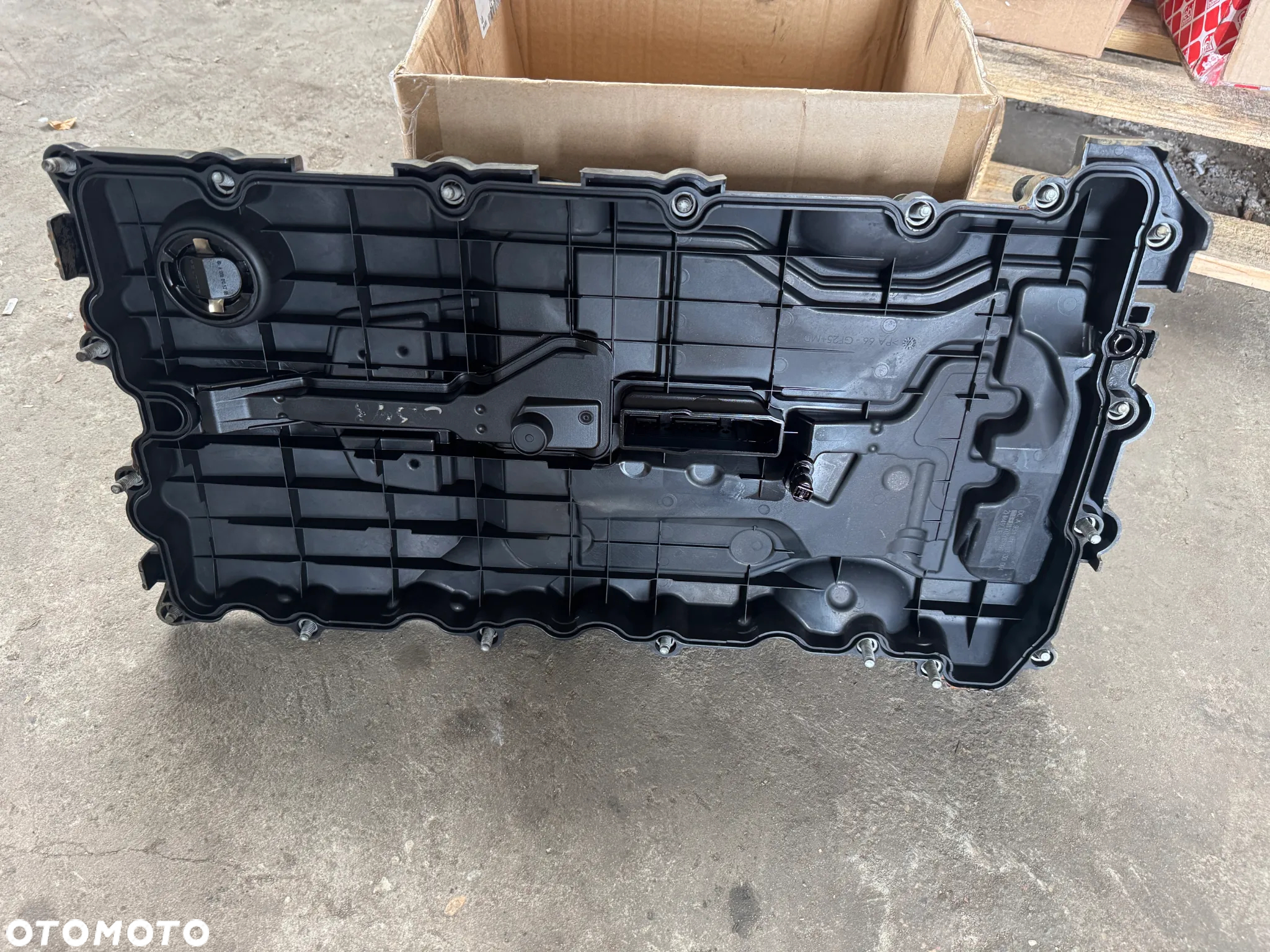Pokrywa Osłona Zaworów OM934 Mercedes Atego III E6 A9340100330 - 3
