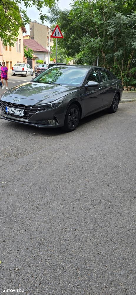Hyundai Elantra 1.6 l 123 CP 6MT Exclusive - 3