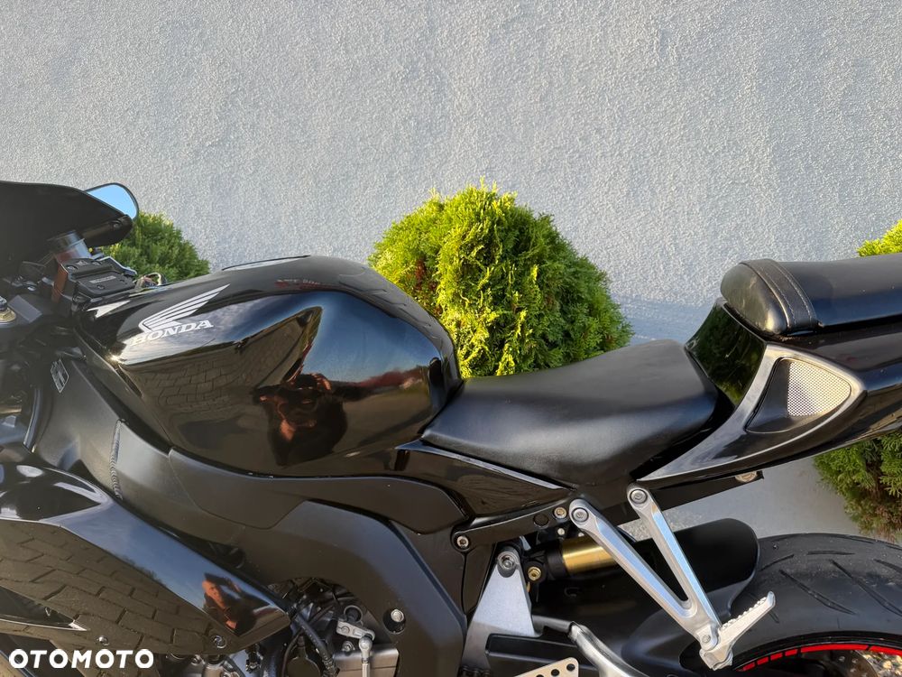 Honda CBR - 32