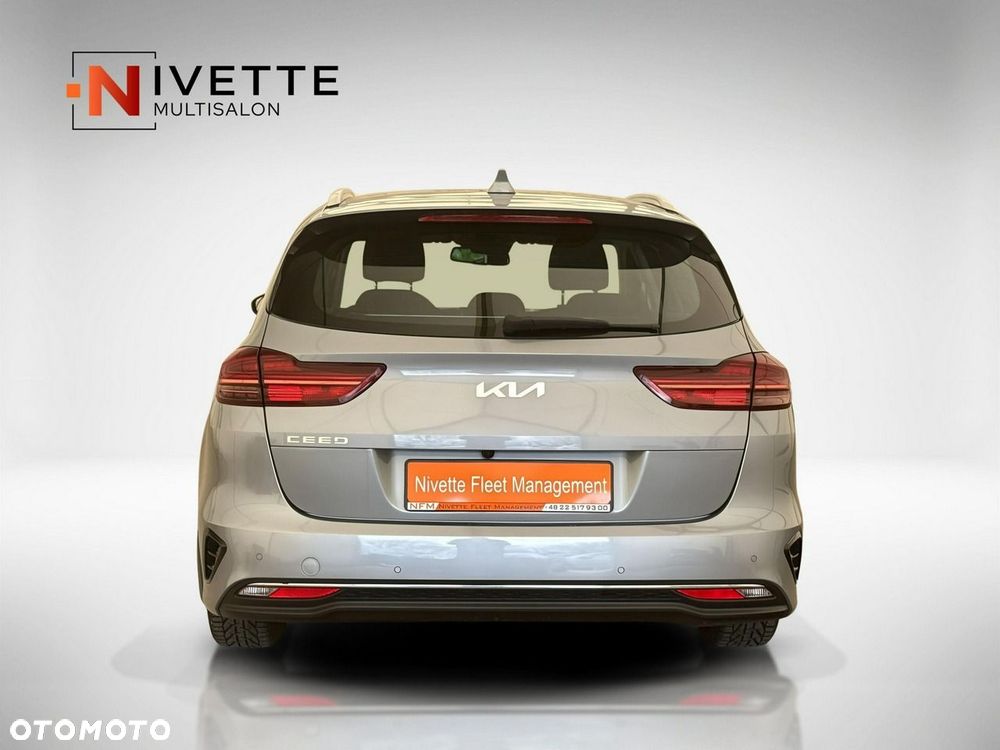 Kia Ceed - 10