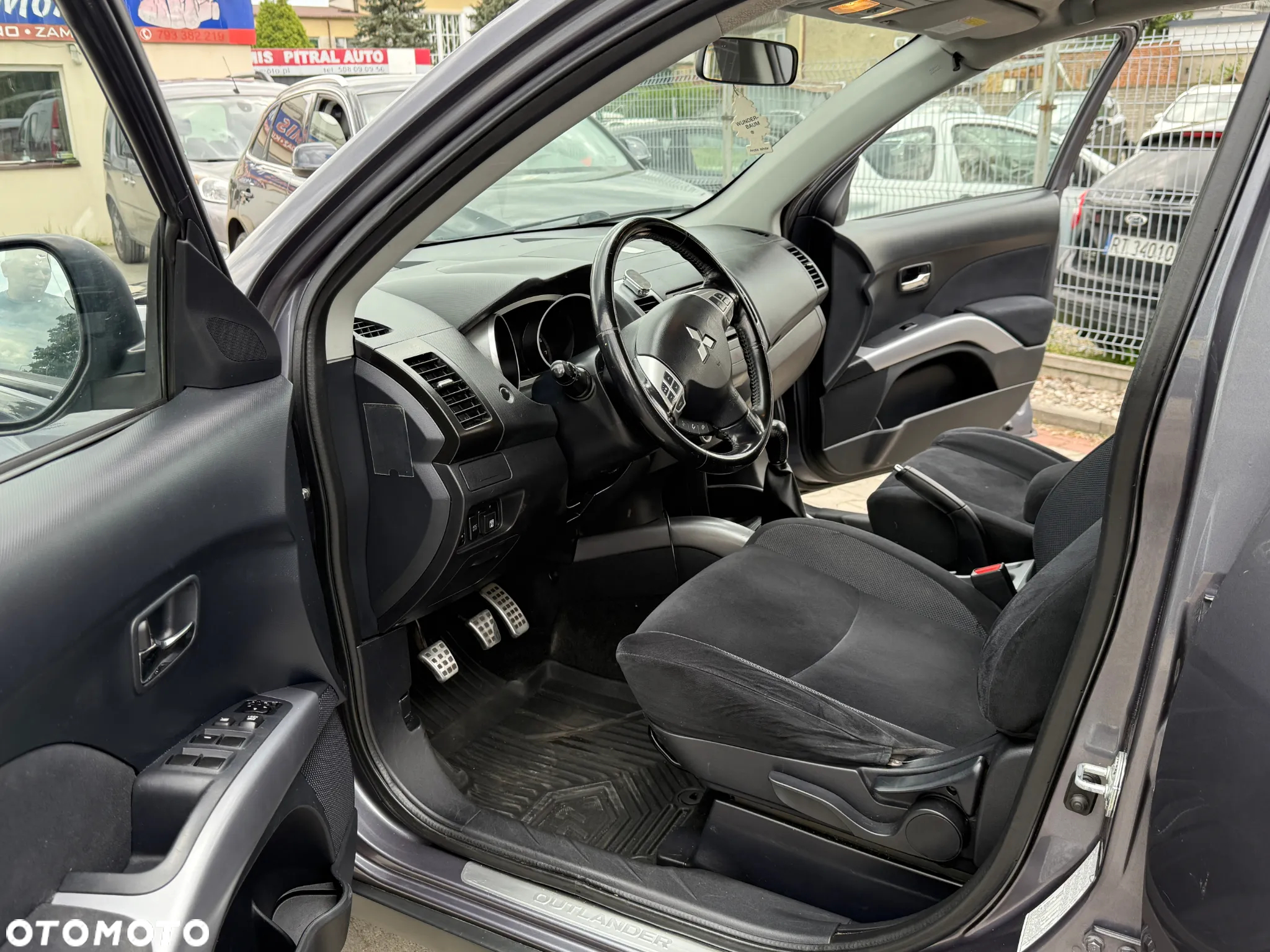 Mitsubishi Outlander 2.4 Intense + - 6