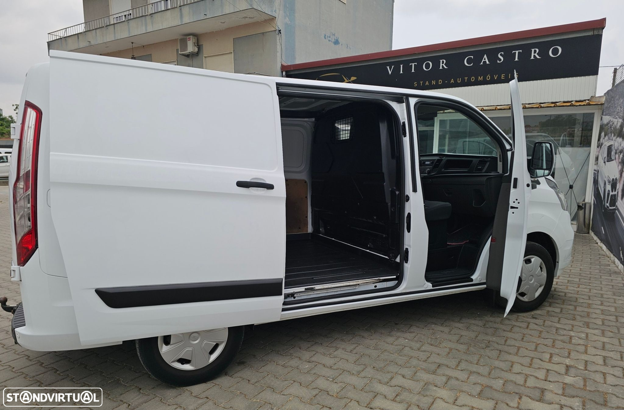 Ford Transit Custom 300L1 2.0 H1-T.B.Ambiente - 4