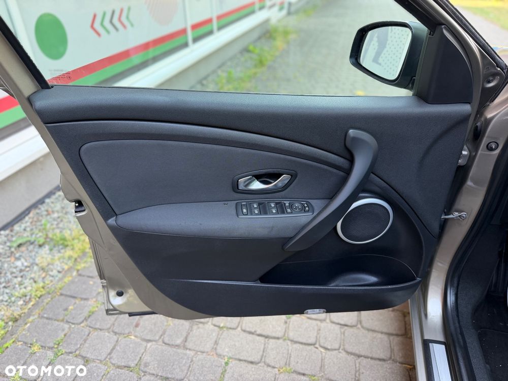 Renault Megane 2.0 140 CVT Luxe - 22