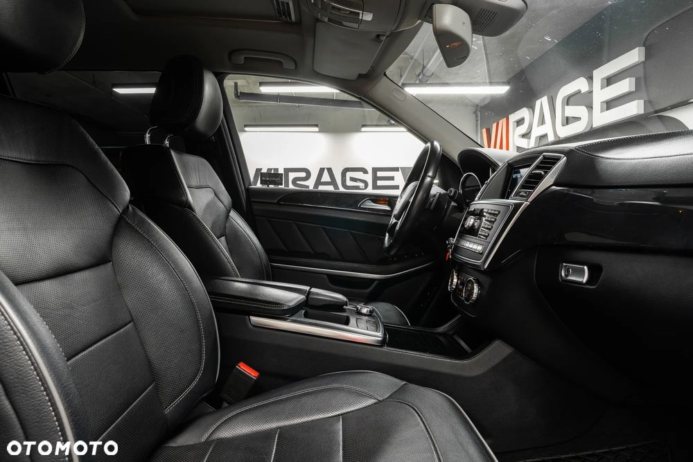 Mercedes-Benz GL 350 BlueTEC 4Matic 7G-TRONIC - 28