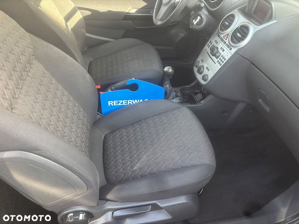 Opel Corsa 1.2 16V Cosmo - 25