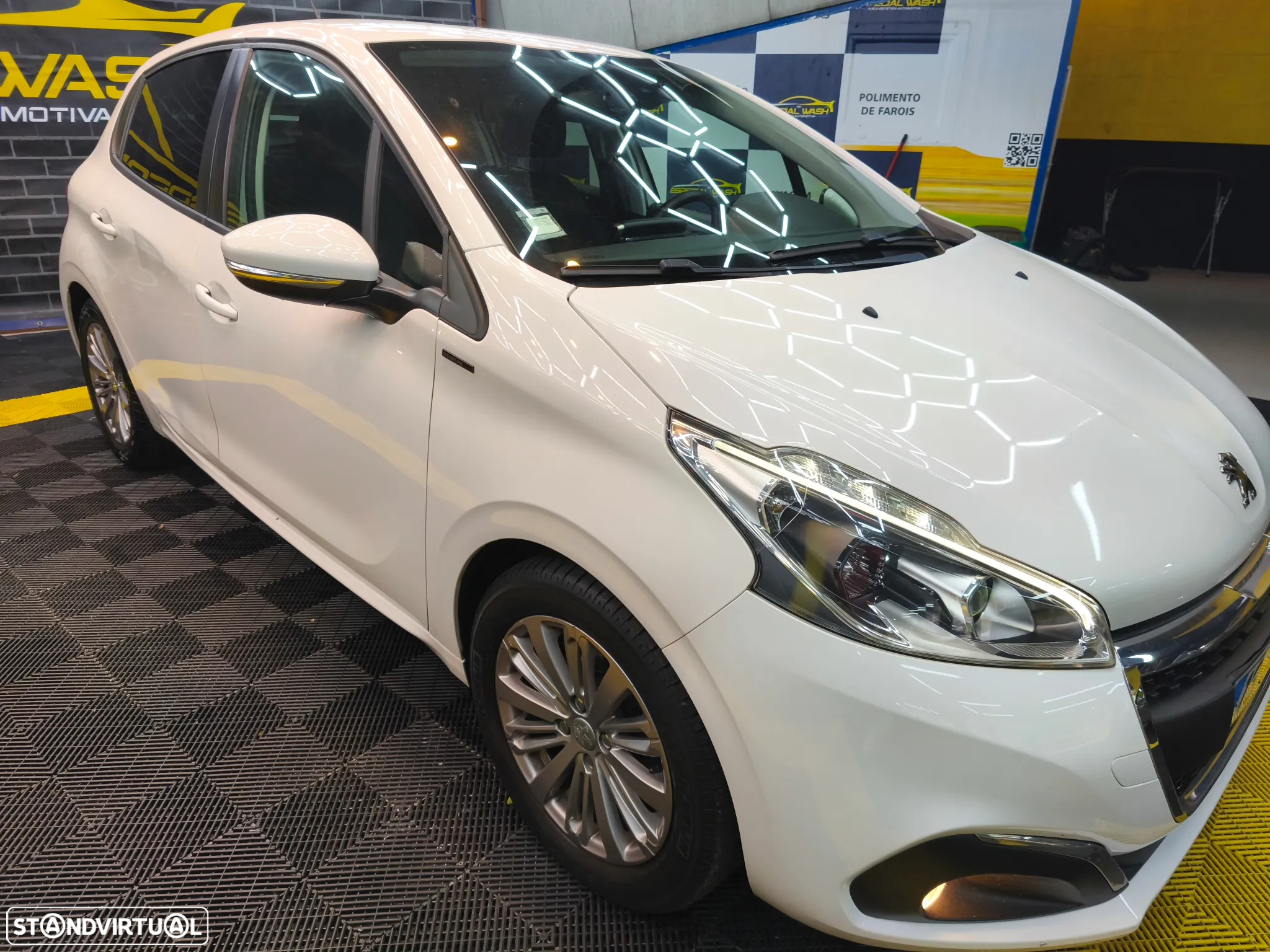 Peugeot 208 1.2 PureTech Signature - 3