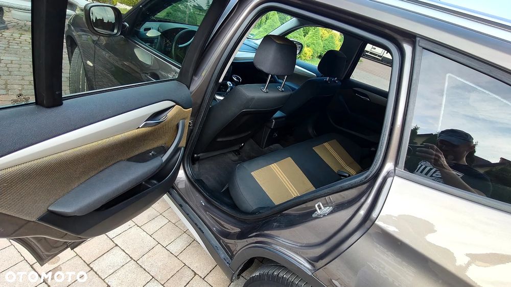 BMW X1 sDrive18d xLine - 26