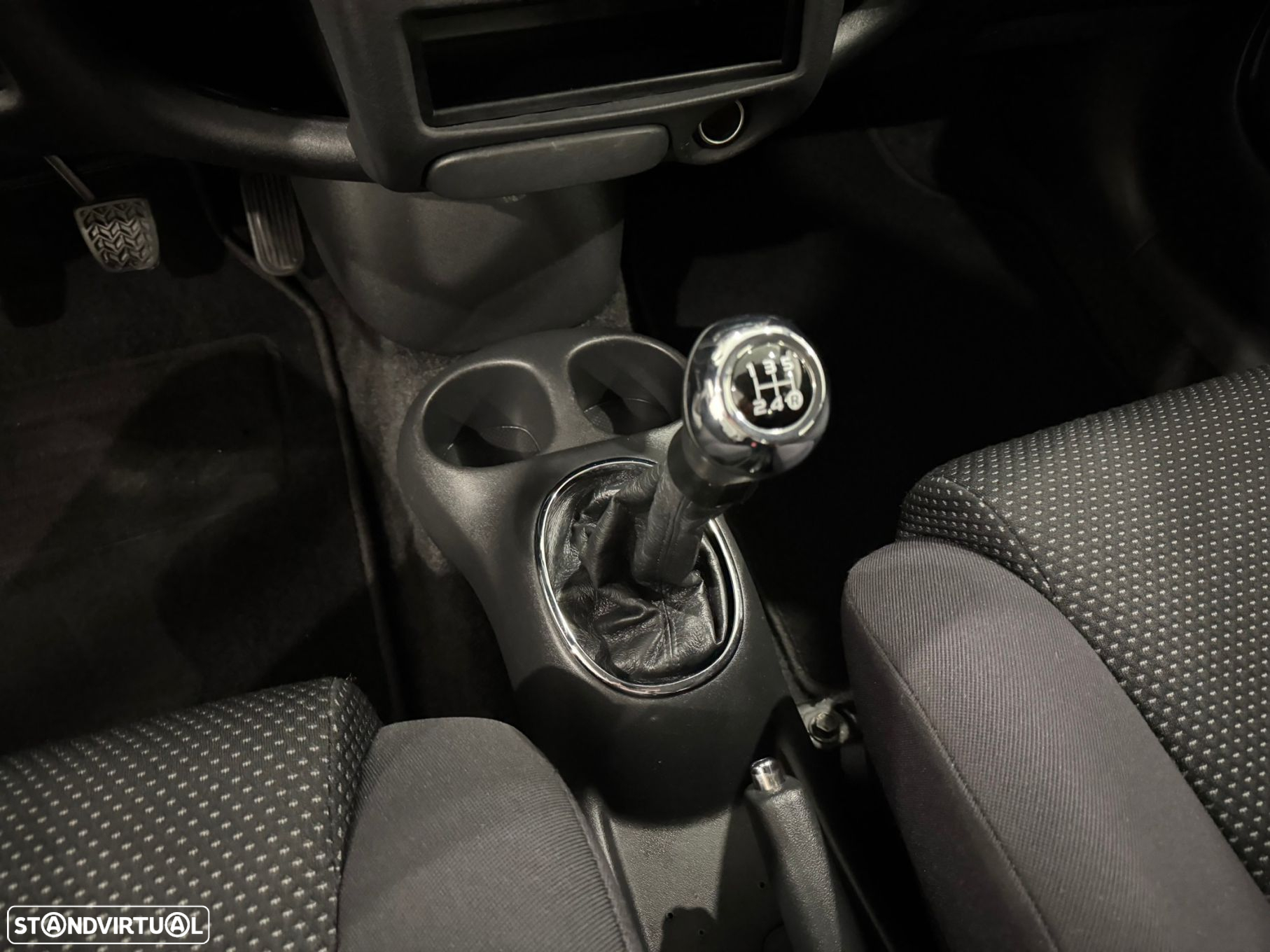 Toyota Yaris 1.5 T Sport AC - 38