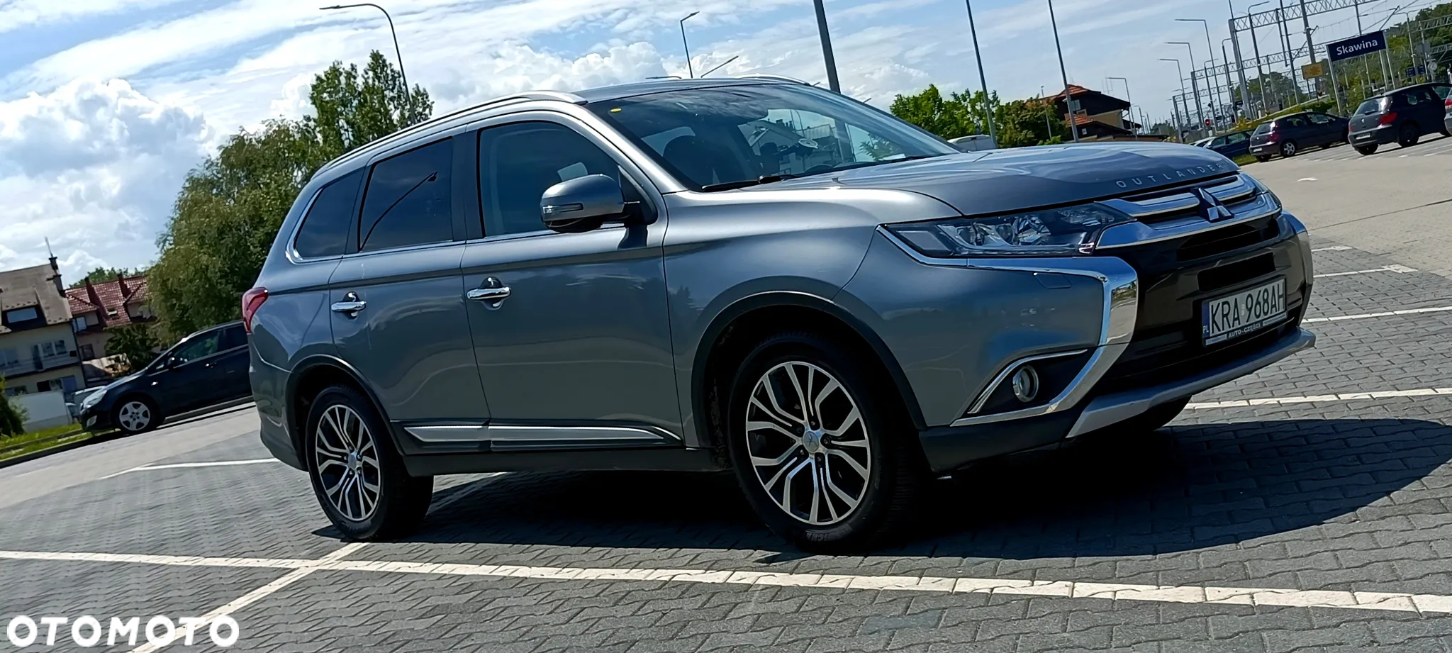 Mitsubishi Outlander 2.0 Instyle Navi 4WD CVT - 2