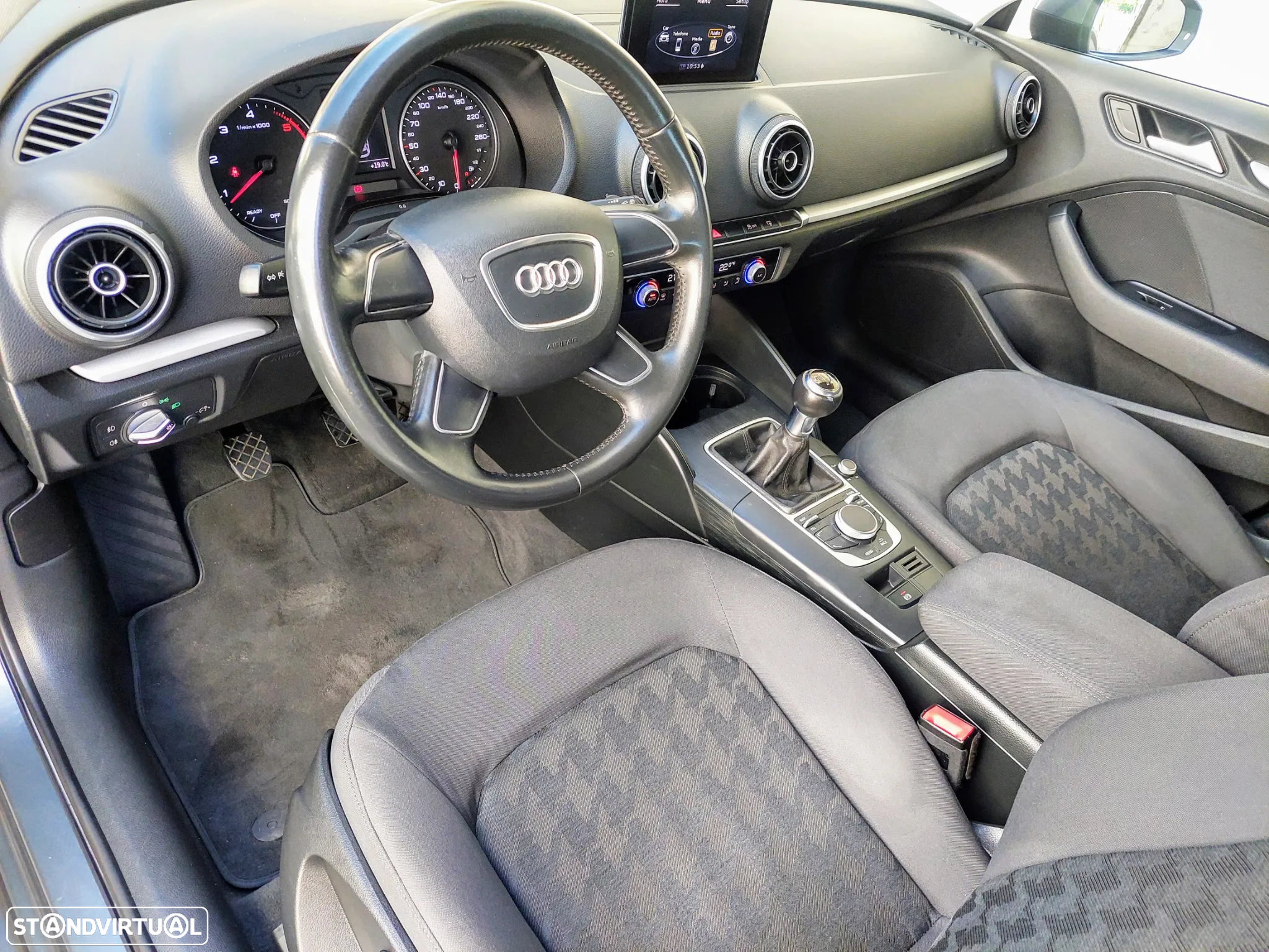 Audi A3 Sportback 1.6 TDI Advance Ultra - 28