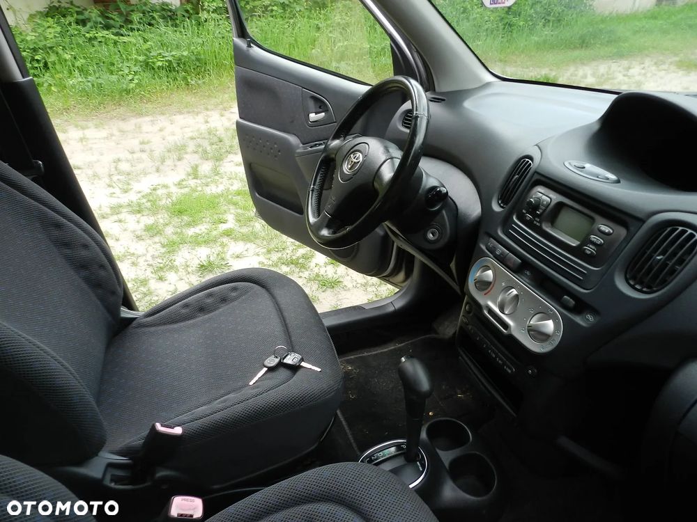 Toyota Yaris Verso 1.3 Automatik Sol - 11