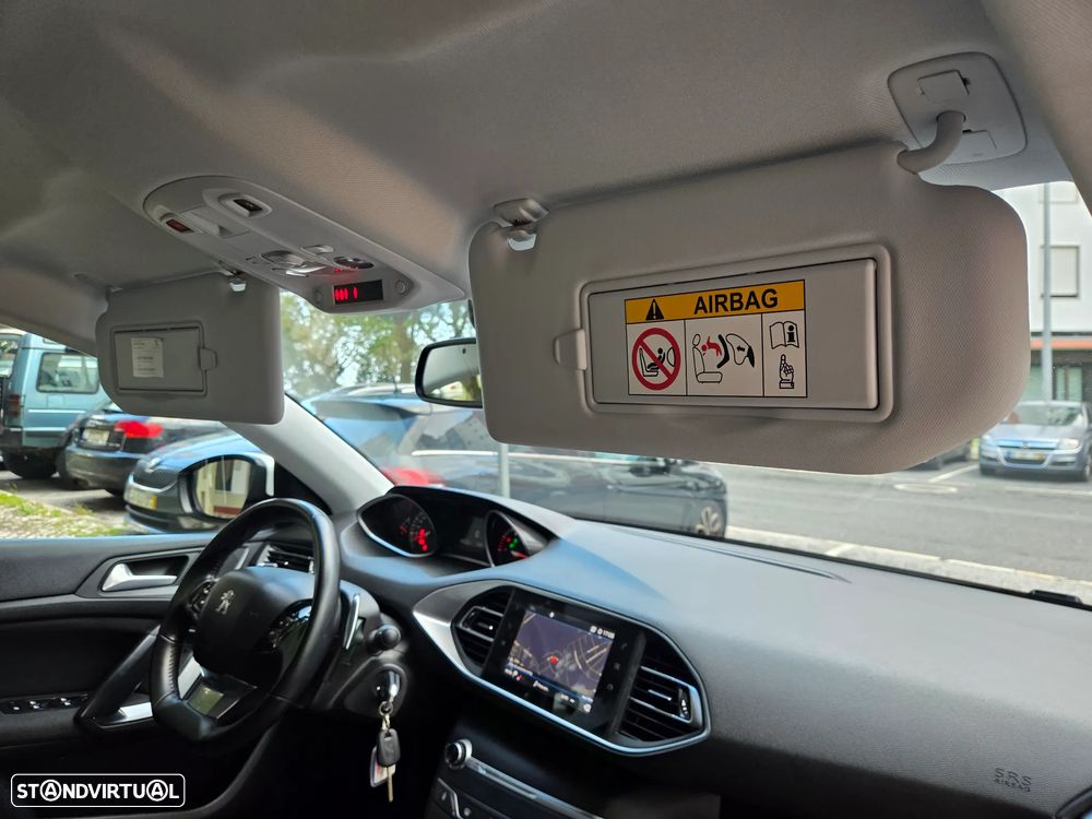 Peugeot 308 PureTech 130 GPF EAT8 Stop & Start Active Pack - 26