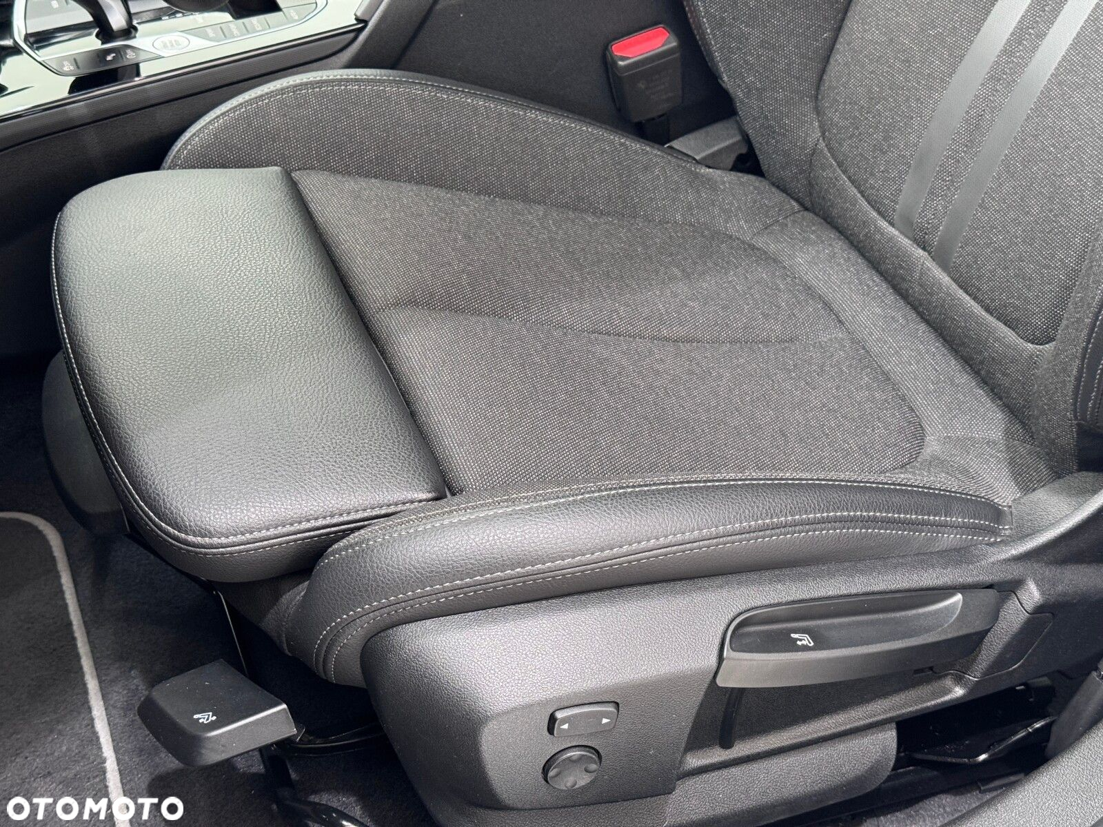 BMW Seria 2 218i - 11