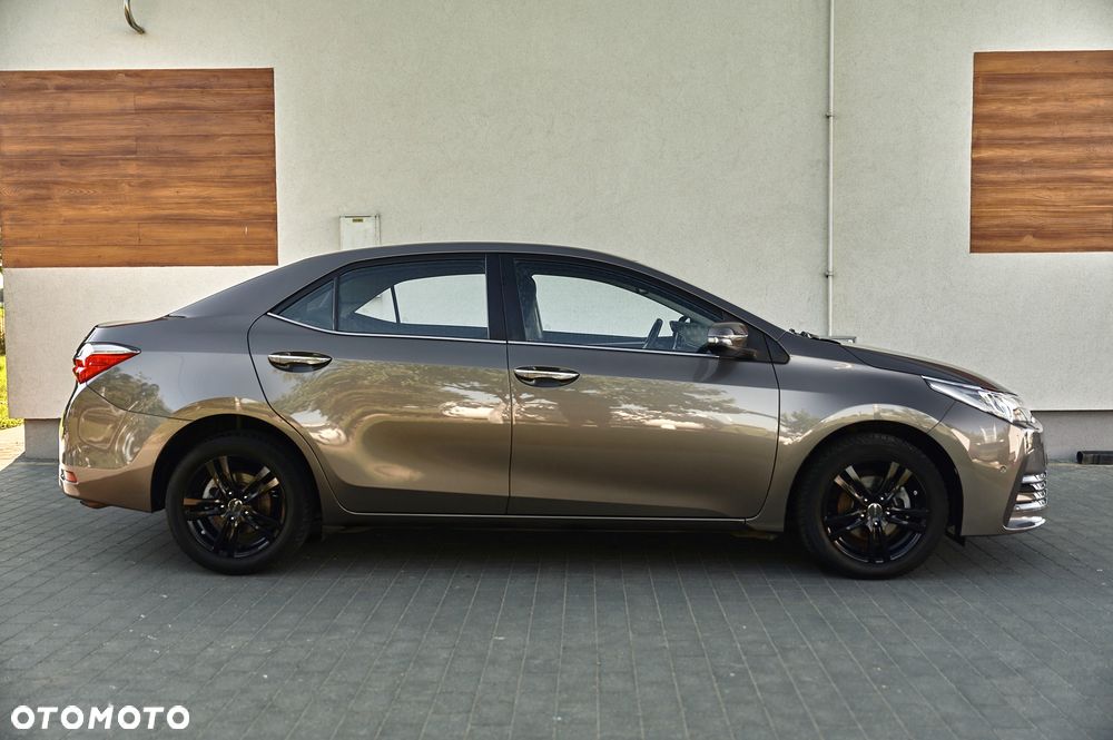 Toyota Corolla 1.6 Premium + - 13