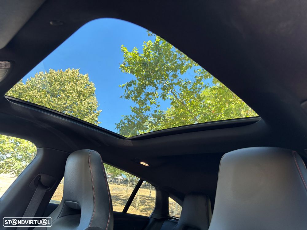 Mercedes-Benz CLA 250 e Shooting Brake AMG Line - 22