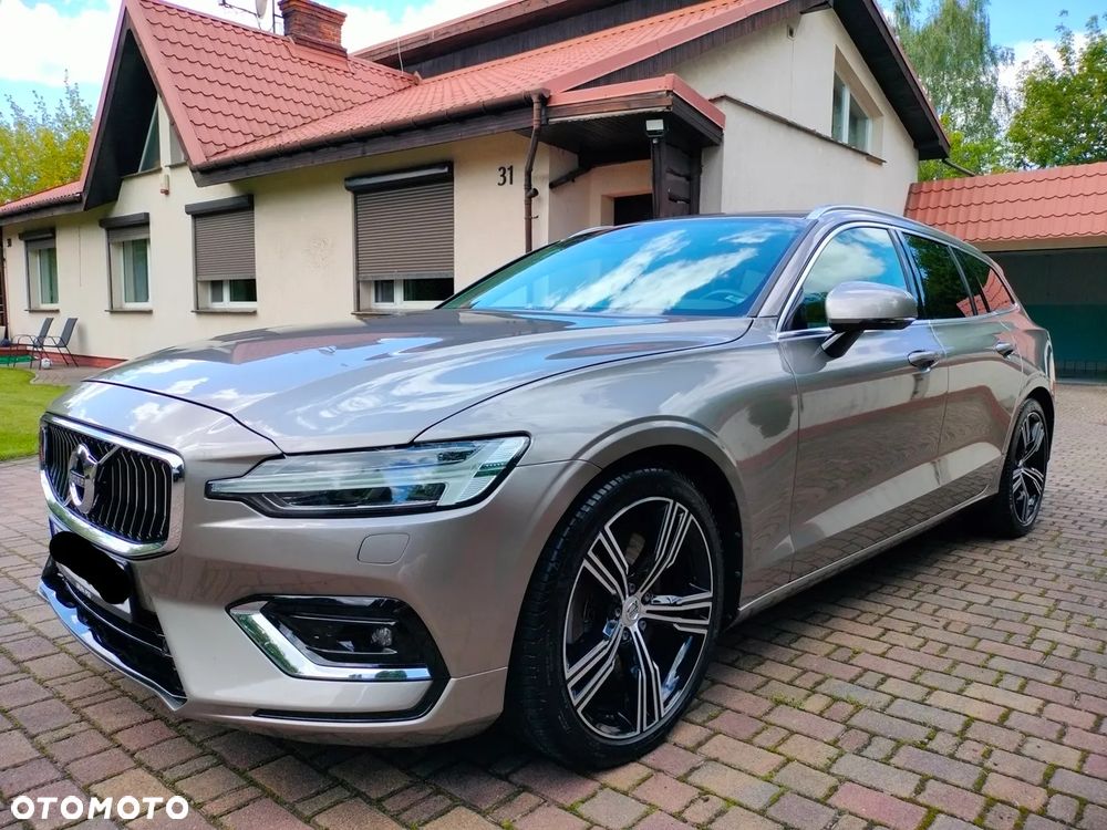 Volvo V60 T6 AWD R-Design - 1