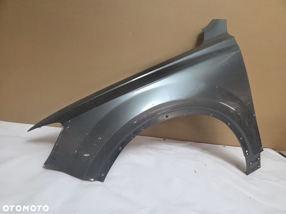 Błotnik prawy przód + listwa Audi Q7 4M0 - 3