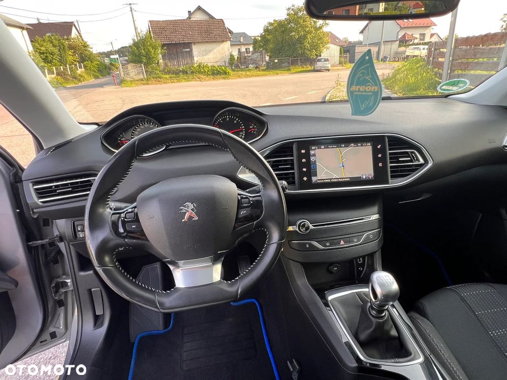 Peugeot 308 SW 1.6 BlueHDi Allure S&S - 27