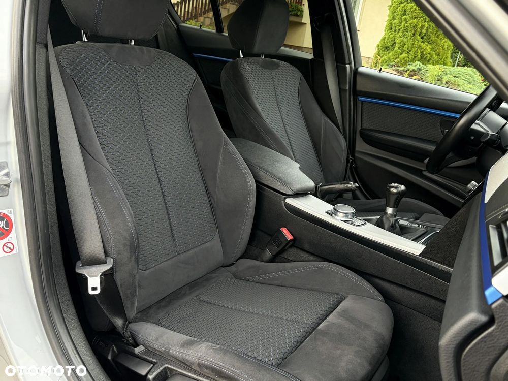 BMW Seria 3 318d M Sport - 24