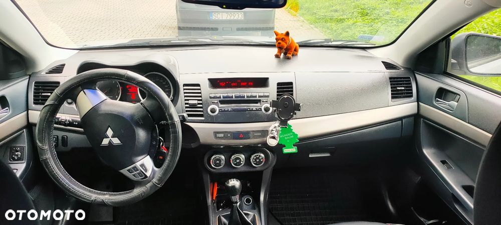 Mitsubishi Lancer 1.6 Invite - 6