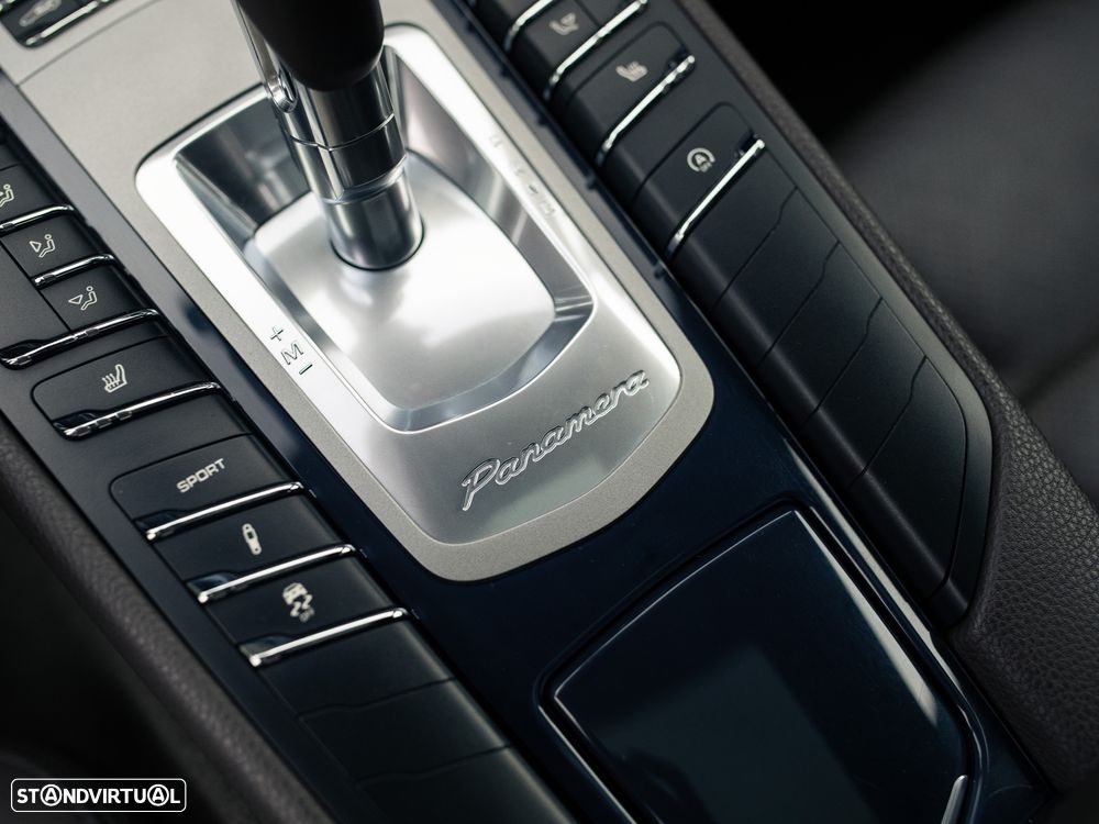 Porsche Panamera Standard - 26