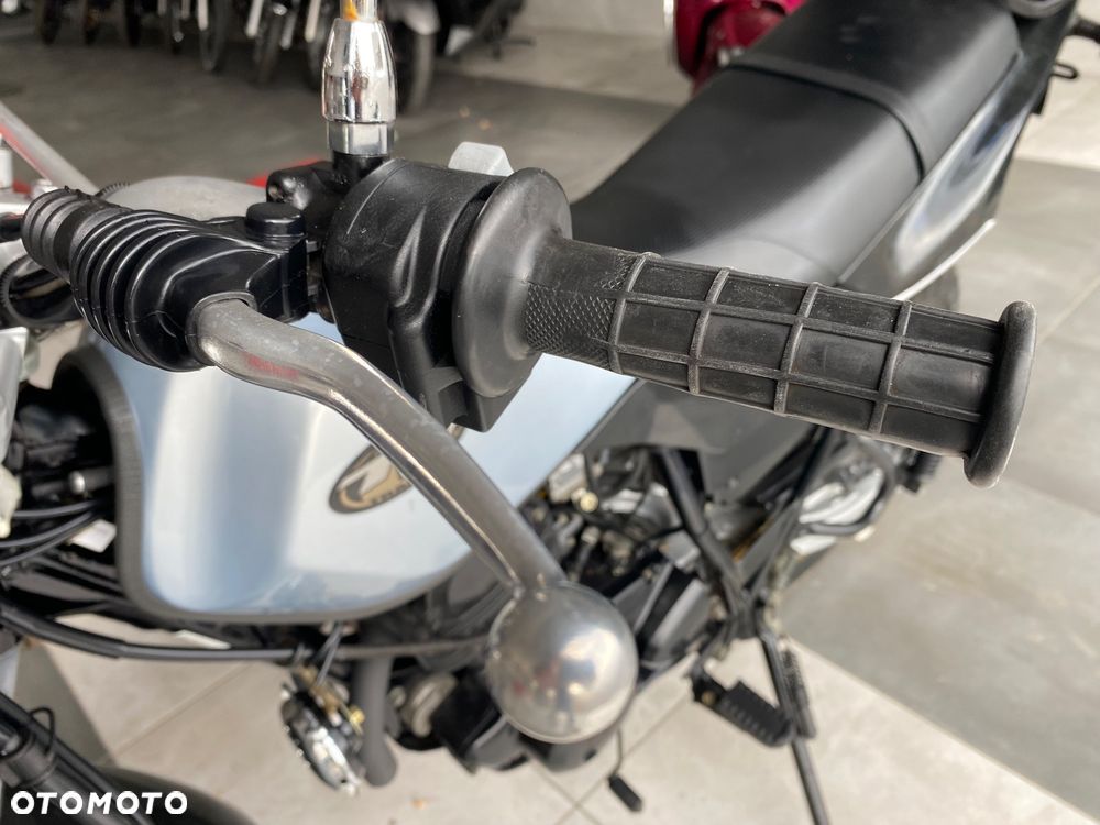 Yamaha TW - 20