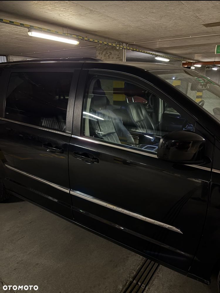 Chrysler Town & Country 3.6 Touring - 4