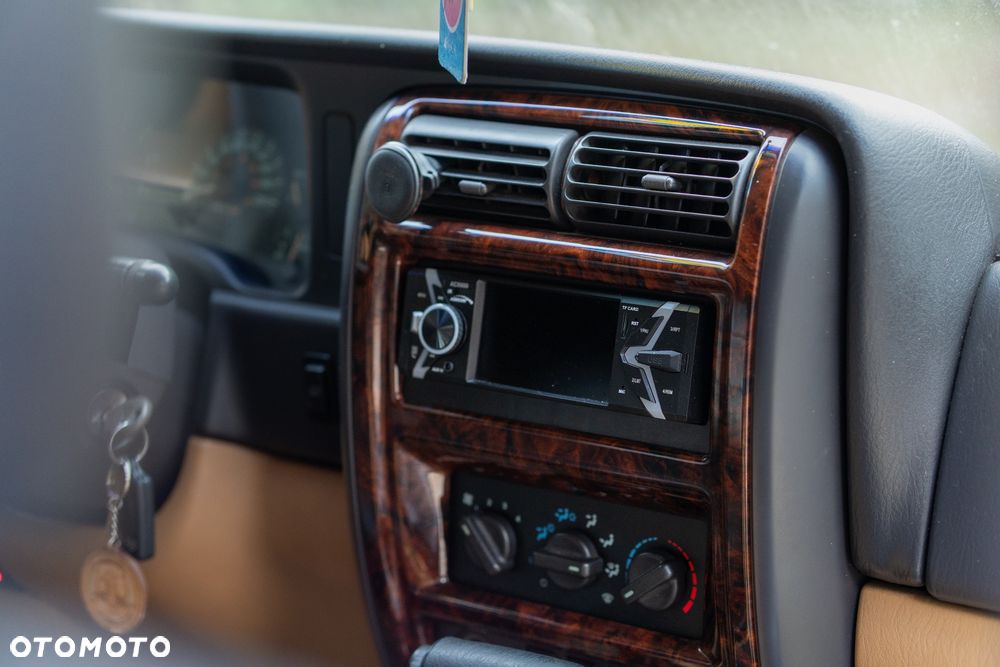 Jeep Cherokee 4.0 Limited - 12