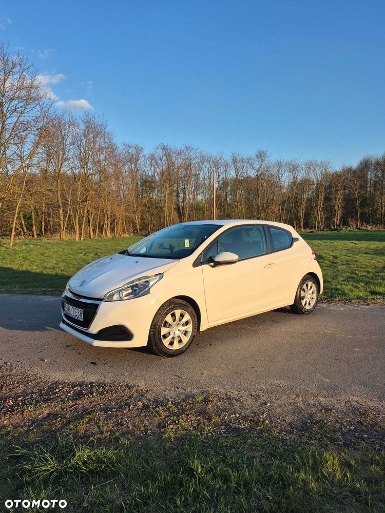 Peugeot 208 - 1
