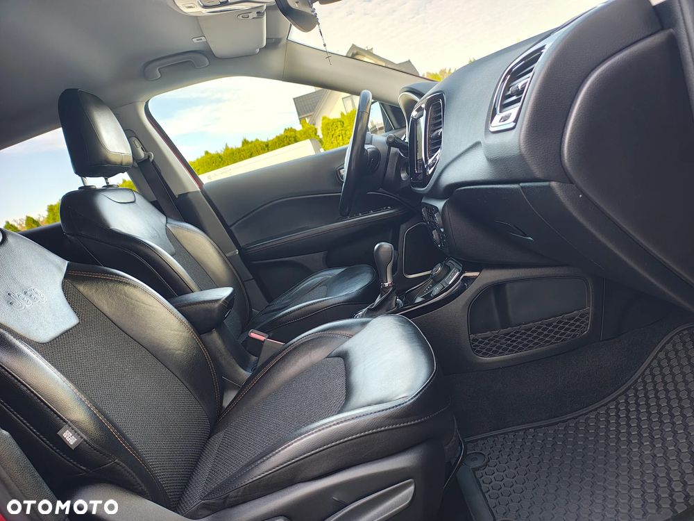 Jeep Compass - 37