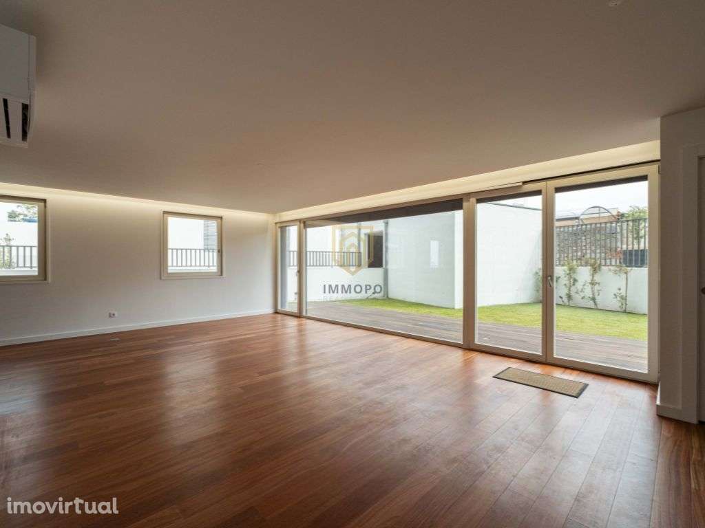 Moradia nova com 4 frentes para venda em zona nobre de Leça da Palmeir - Grande imagem: 3/35