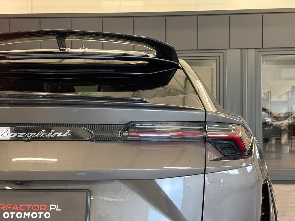 Lamborghini Urus - 20