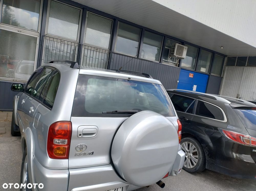 Toyota RAV4 2.0 D-4D 4x4 - 2